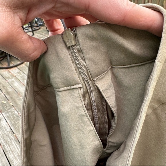 Nike Women’s Dri-Fit Tournament Golf Skort in Khaki (Size 10)‎ - Picture 11 of 14